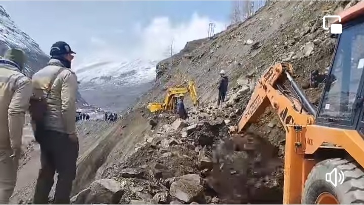 sinkingSelfie point in Lahaul valley 