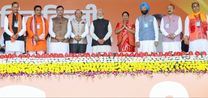 DELHICMHerTeamWithPMModiInDelhi