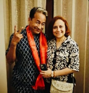 SonamWithHusWifeGitanjali