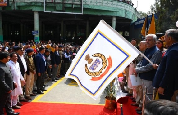 HPCMLaunchesPrepaidTaxisInShimla